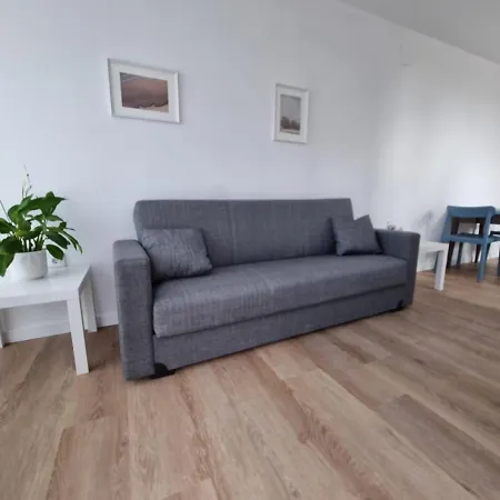 Y Estudios El Centro * Vargas