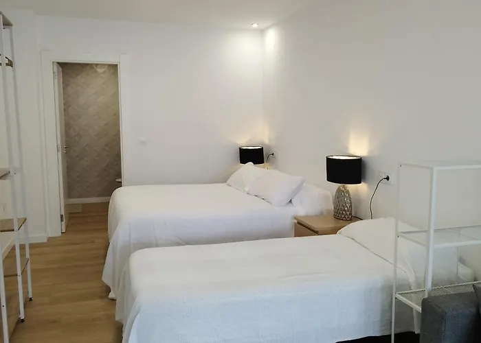 Y Estudios El Centro * Vargas