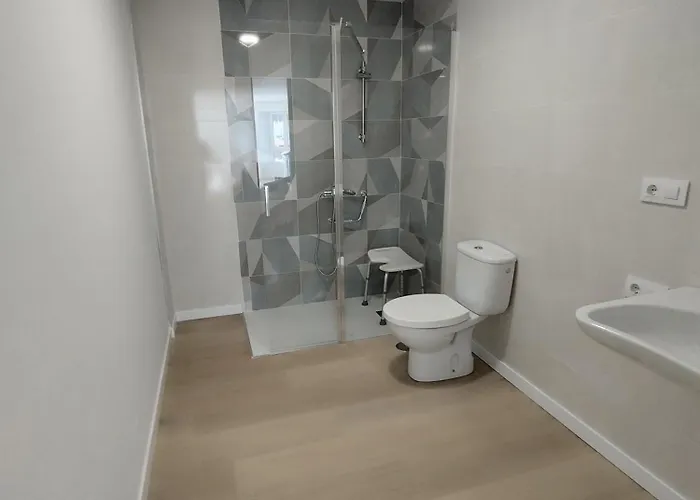 Y Estudios El Centro * Vargas