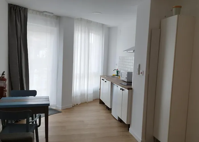 Y Estudios El Centro * Vargas